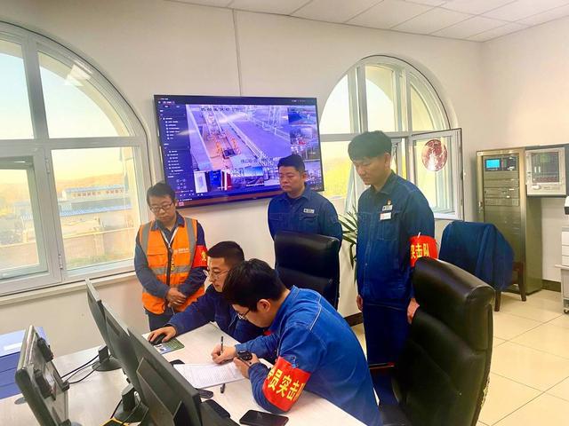 国网陕西电力:扩建增容电力外送“大动脉”优化提升能源调配能力(图2) 国网陕西电力:扩建增容电力外送“大动脉”优化提升能源调配能力(图2)
