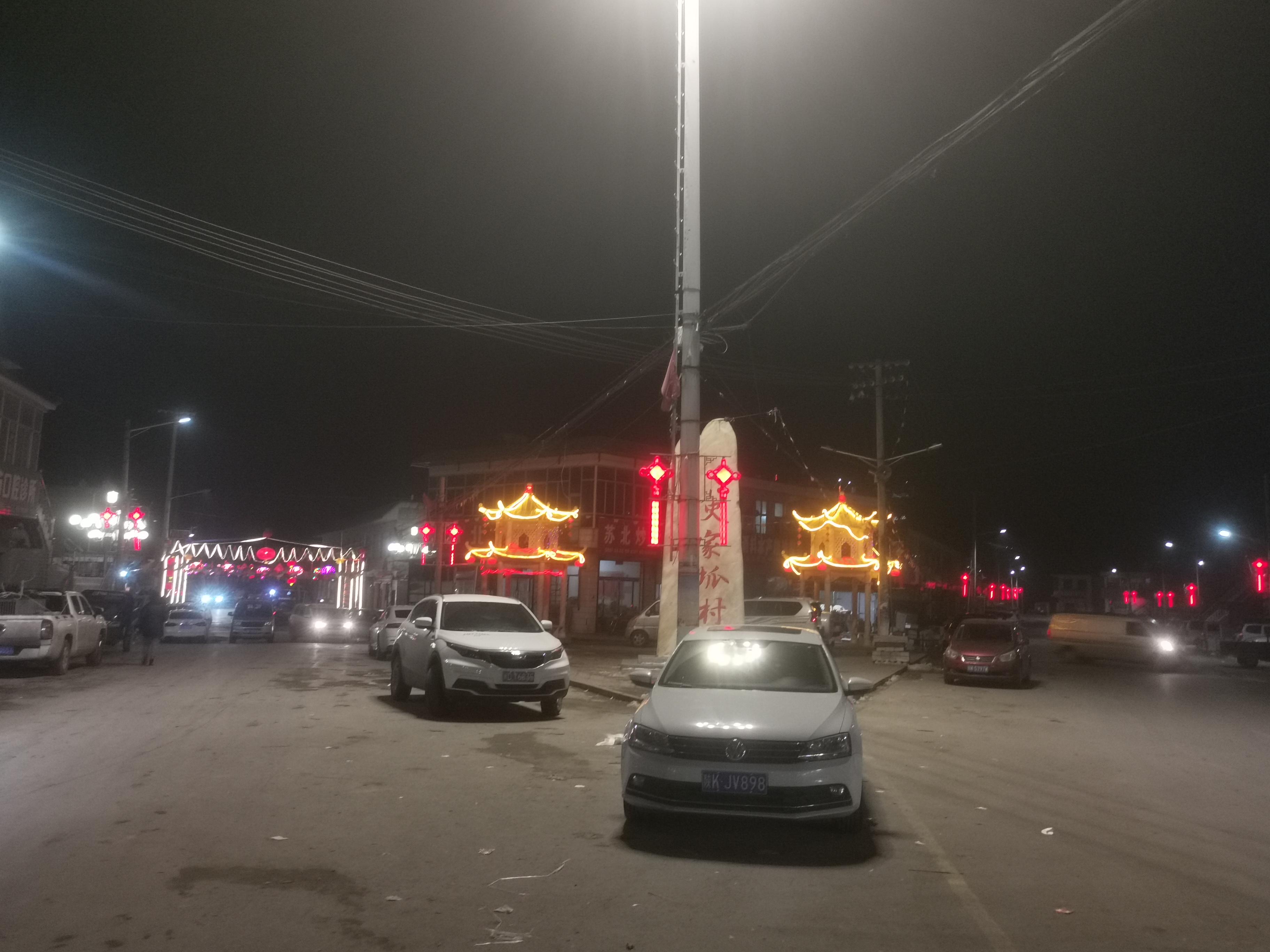 陕西榆林市横山区供电公司：更换增容变压器 守护群众“亮堂年”(图2)